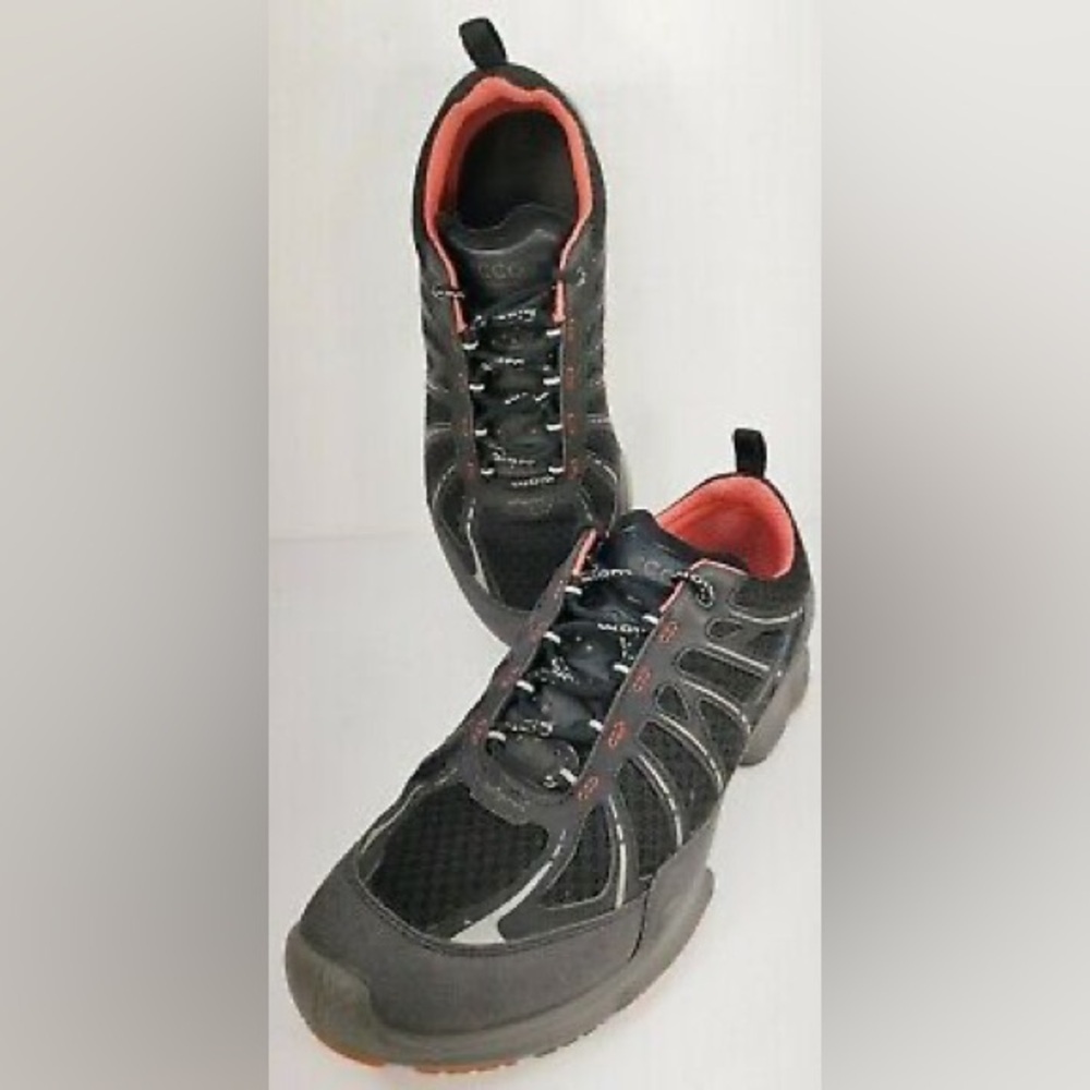 Ecco Biom Performance Train Black Coral Athletic Shoes Womens Size US 10 (41)